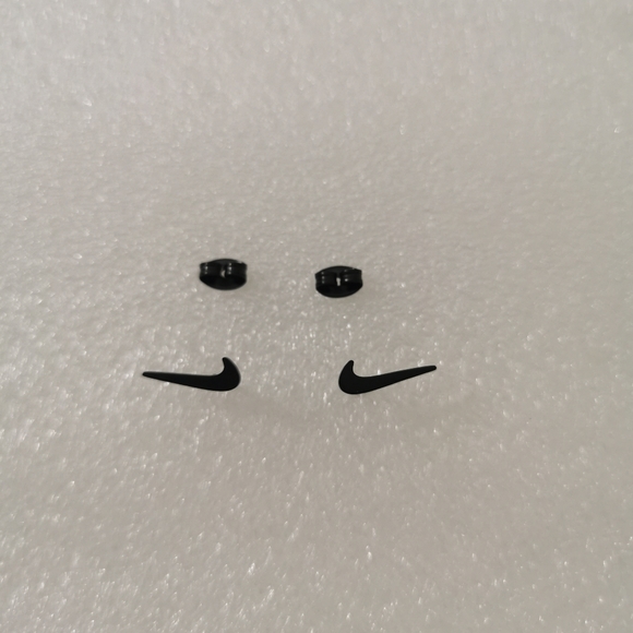 NIKE Earrings Check tick titanium black stud earrings - Picture 2 of 8